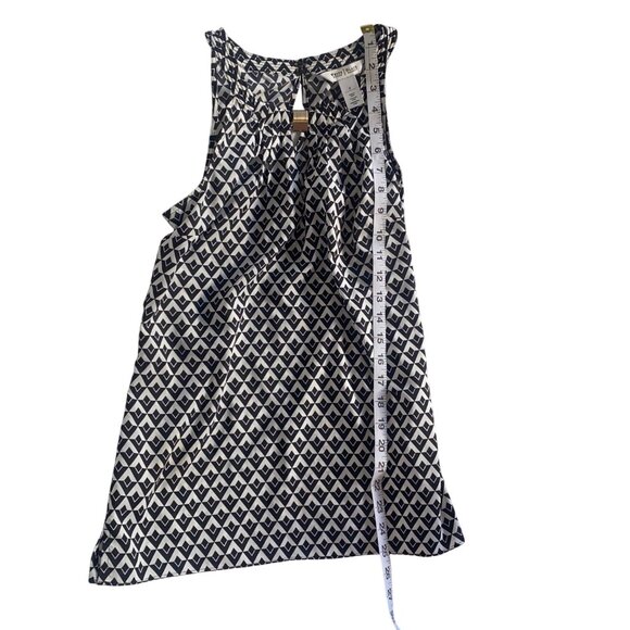 White House Black Market Sleeveless Geometric Print Blouse Womens Size 0 Keyhole - Picture 6 of 13
